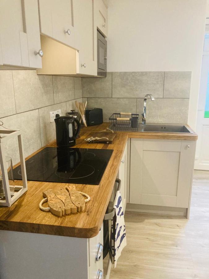 Above Porthminster Beach - "St James Rest" Is A Super Stylish Private Apartment - 2 Mins Walk Main Car Park & Station St Ives Extérieur photo